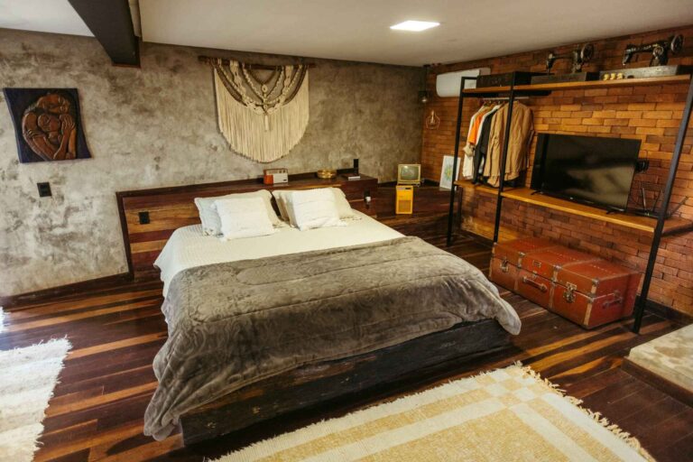 white rustic bedroom furniture