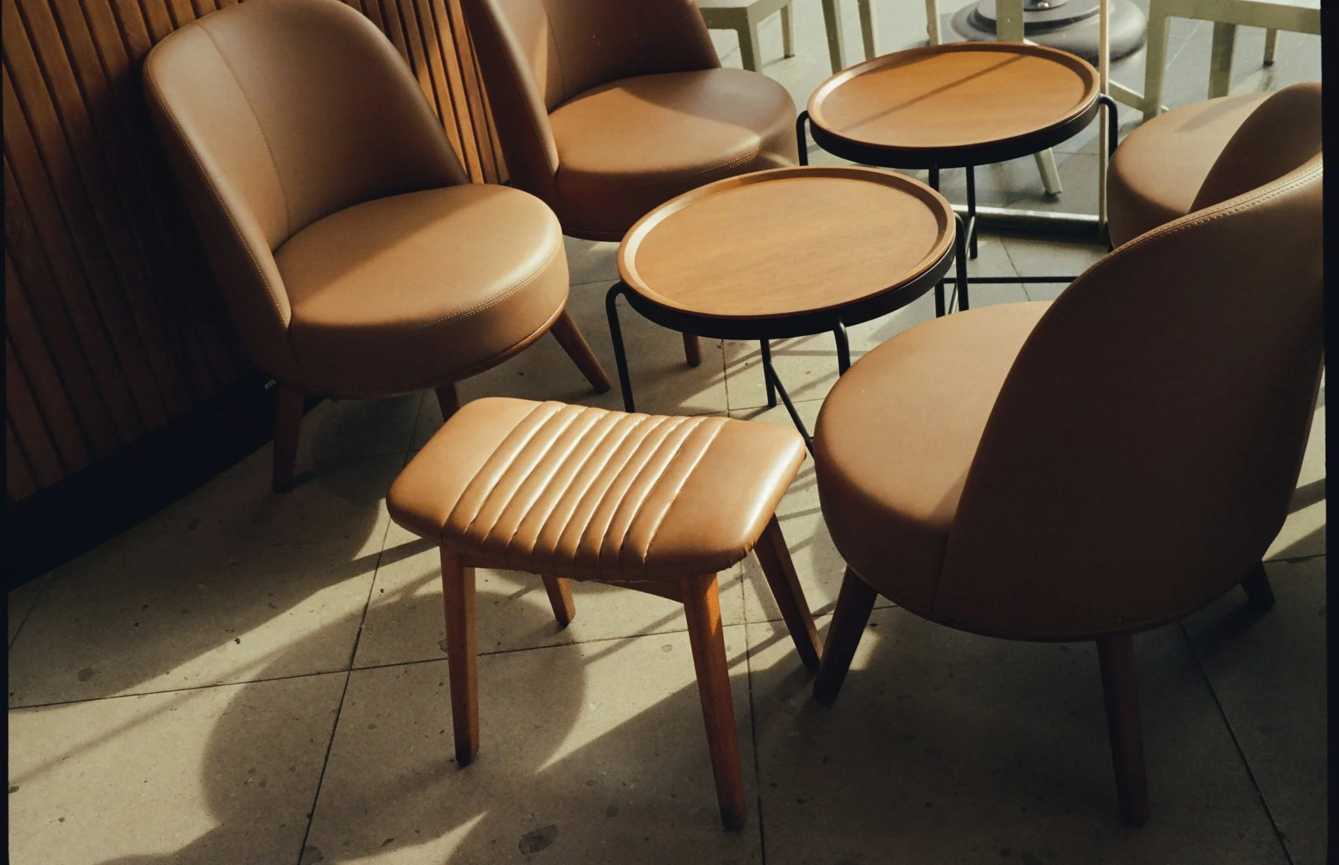 what color walls to go with brown furniture