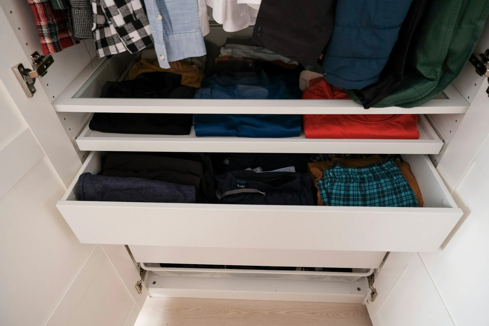What to Put on Chest of Drawers in Bedroom