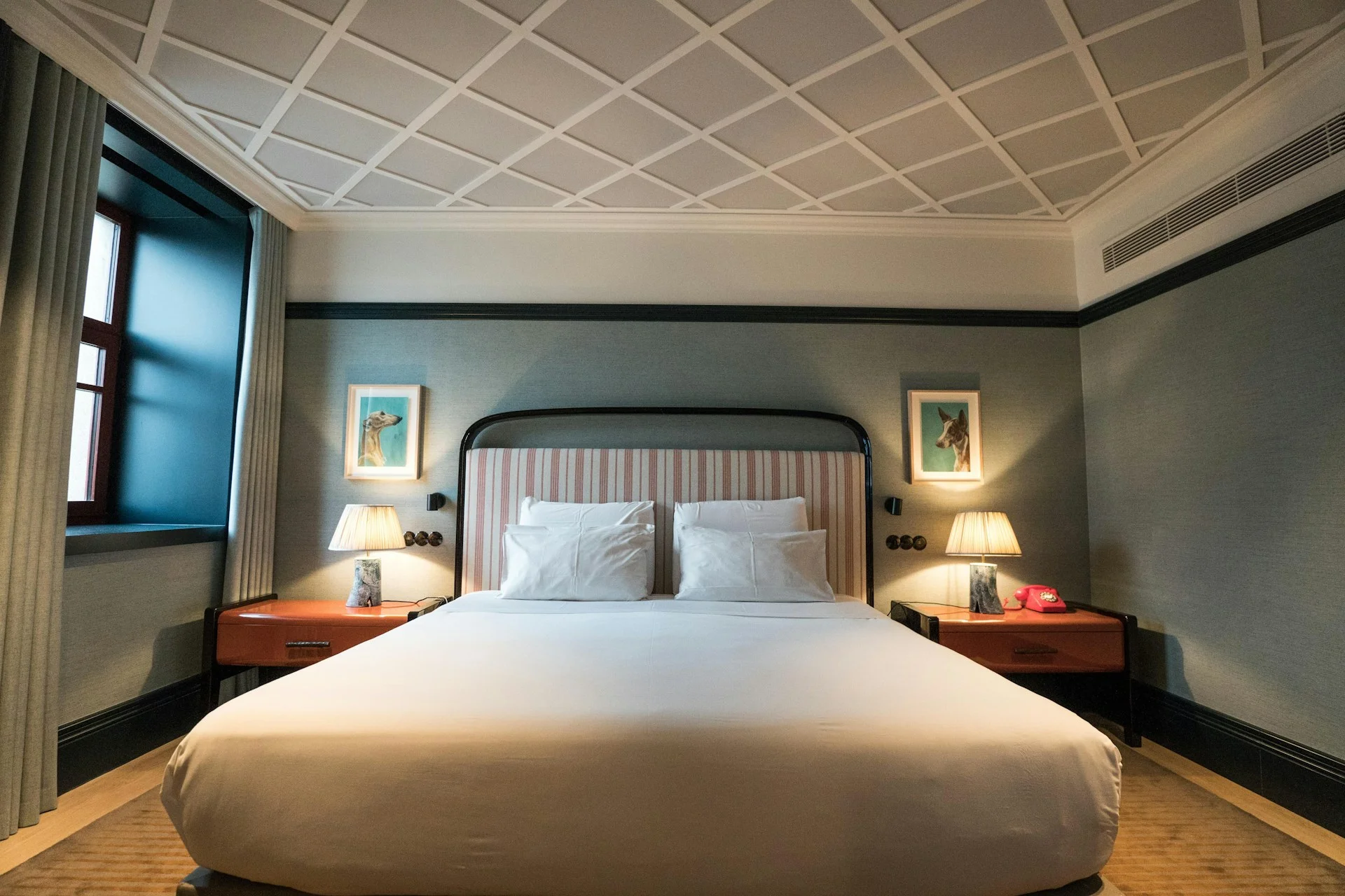 what size rug should go under a king size bed
