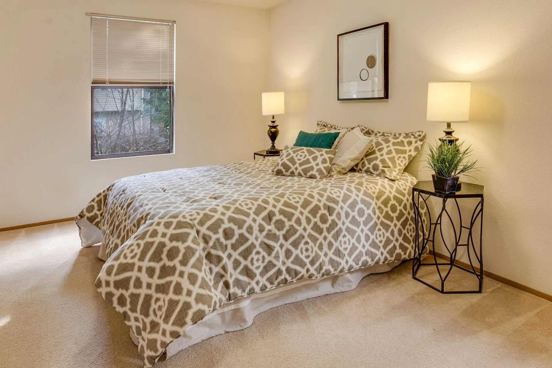 What Size Room Do You Need for a Queen Bed